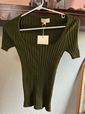NWT Sezane Olive Ribbed Scoop-Neck Knit Top